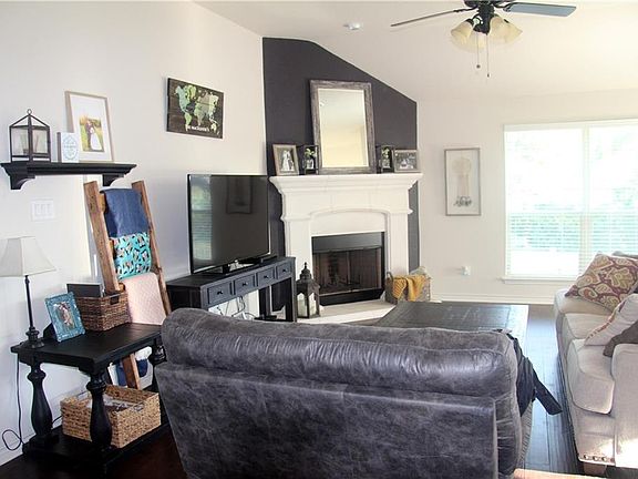 3rd image of 6333 Lakeside Dr
