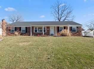 342 Providence Rd, Ballwin, MO 63011
