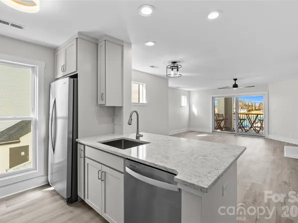 18729 Vineyard Point Ln, Cornelius, NC 28031