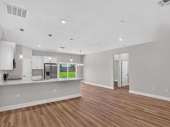 4th image of 16878 SW 40TH CIRCLE