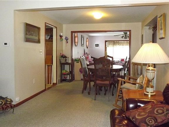 5th image of 376 Norwood Ave