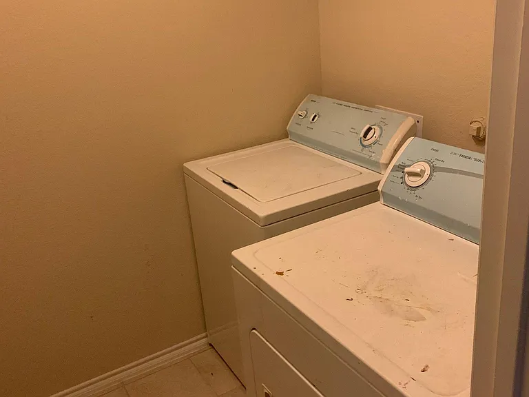 1002 Platinum Dr — Photo 3