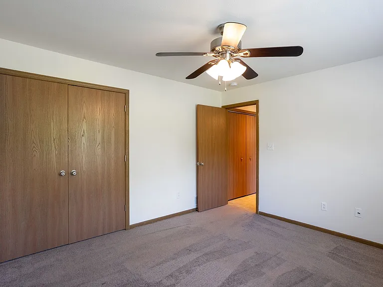 701-703 Glenstone Dr. — Photo 24