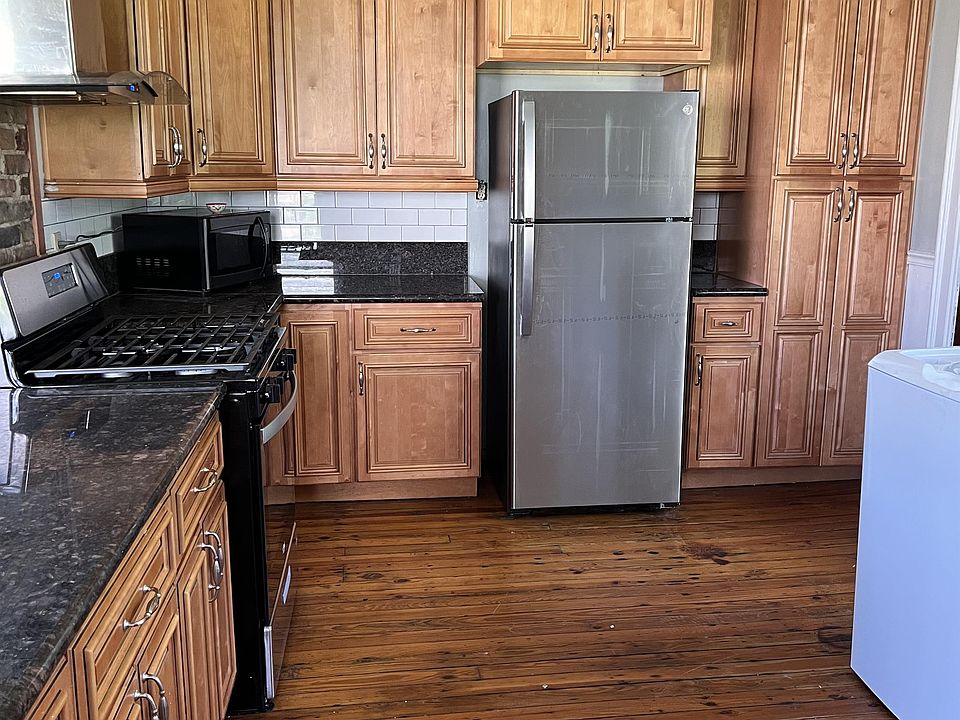 1st image of 20 Penfield St Unit 2