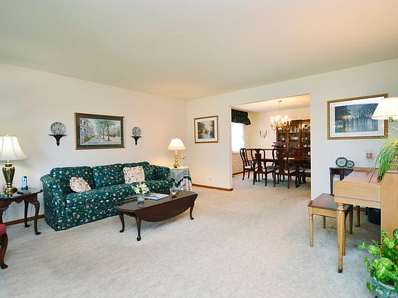 4th image of 6912 N Algonquin Ave