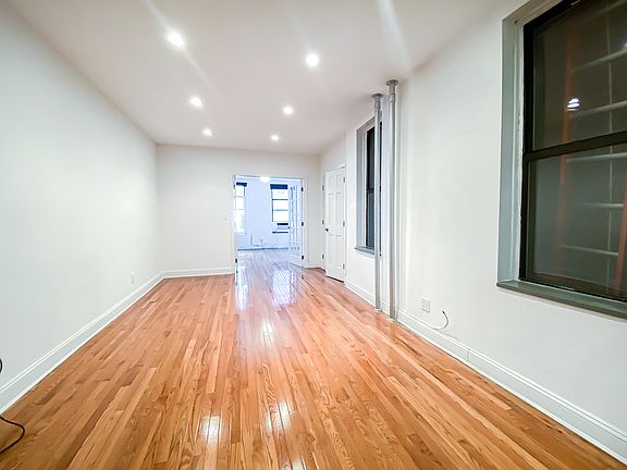 3rd image of 29 Bedford St #3