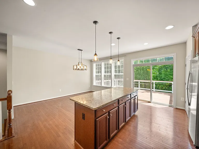 1431 Occoquan Heights Ct — Photo 9