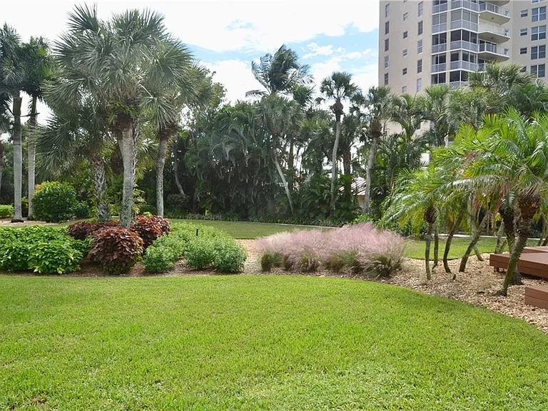 10851 Gulf Shore Dr #502 — Photo 35