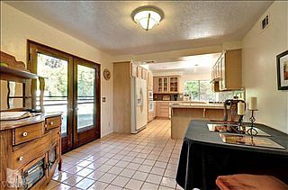 5th image of 16 Brookside Pl
