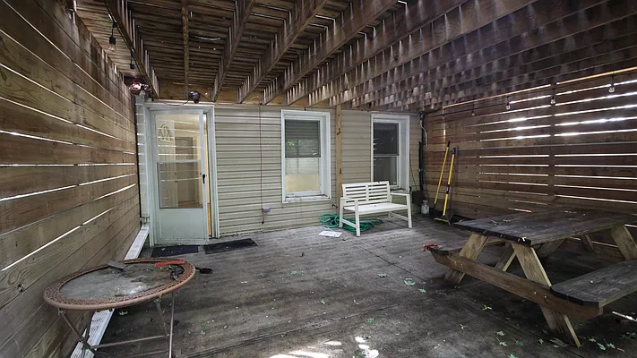 Rented by Nooklyn NYC LLC | media 12