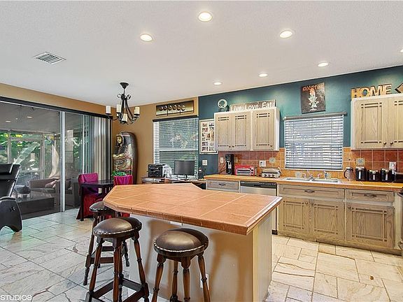 3rd image of 16816 Le Clare Shores Dr