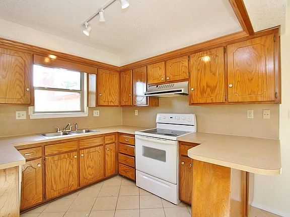 5th image of 1130 W Kyle Way
