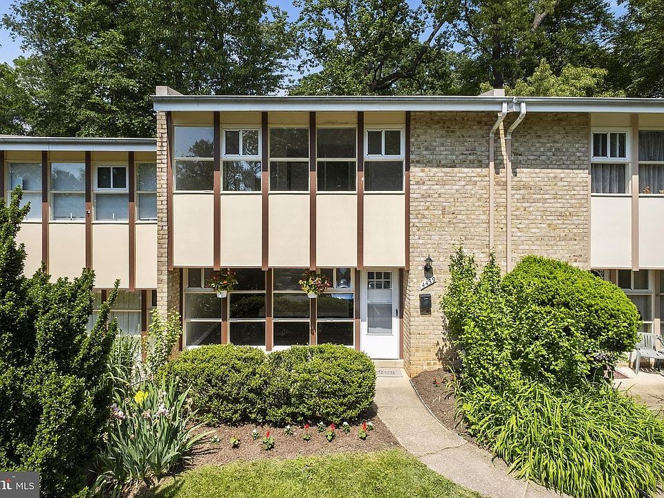 1st image of 4439 Briarwood Ct S #A