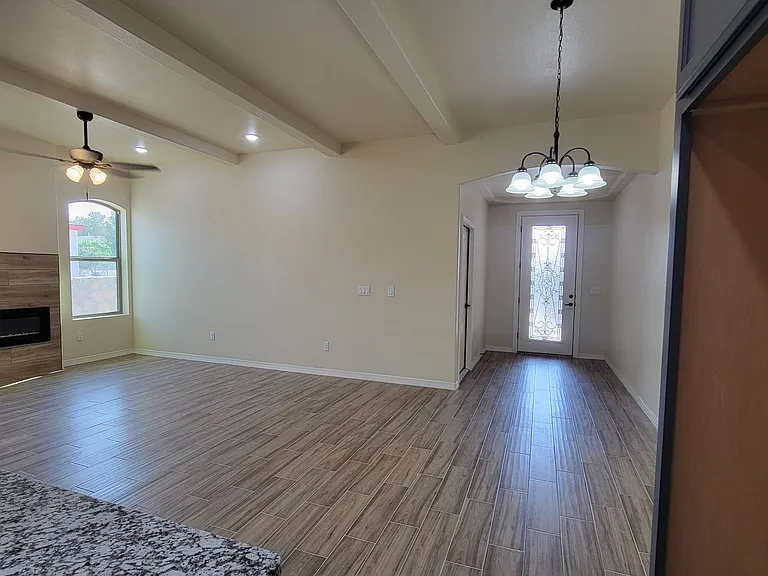125 Loma Vista Dr — Photo 6