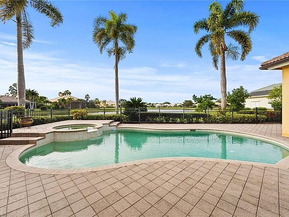 3rd image of 527 TERRACINA WAY