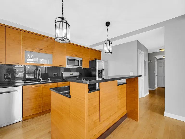 811 W Eastwood Ave #204 — Photo 6