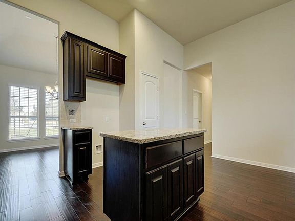 5th image of 2829 Coral Valley Dr