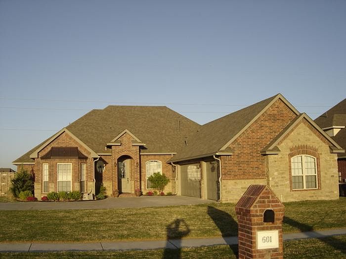 1st image of 601 Summit Hollow Dr
