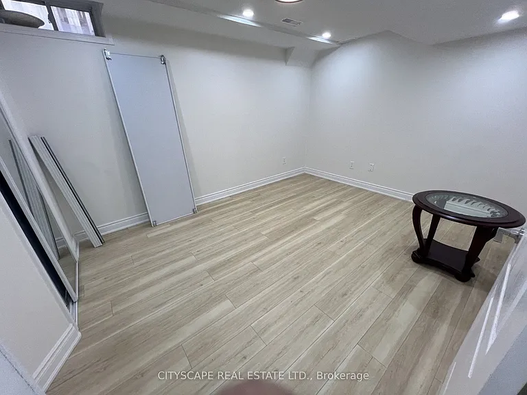637 Dolly Bird Ln #BASEMENT — Photo 2