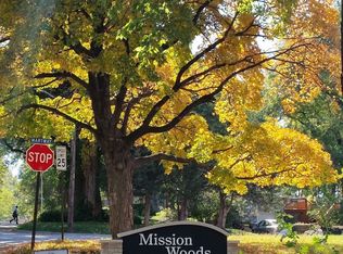 5928 Reeds Rd APT 100, Mission, KS 66202