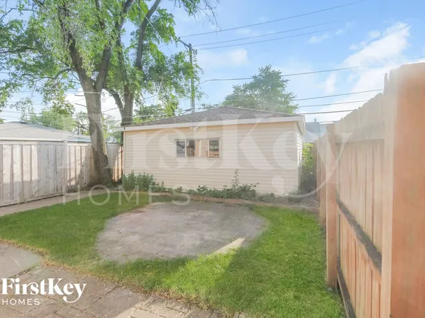 7804 Laramie Ave, Burbank, IL 60459