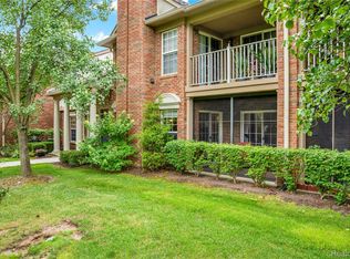 3388 Tremonte Cir N, Rochester, MI 48306