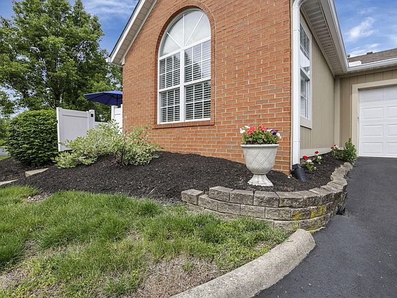 5th image of 110 Green Ln
