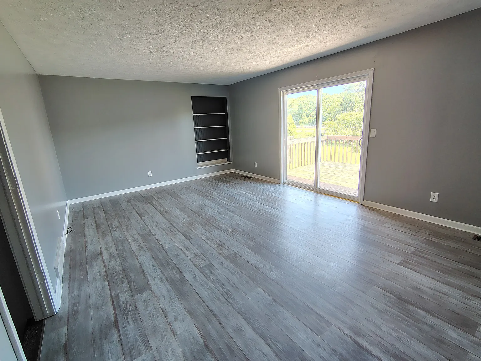 3 bed, 1800 sqft, $1,900 — Photo 4