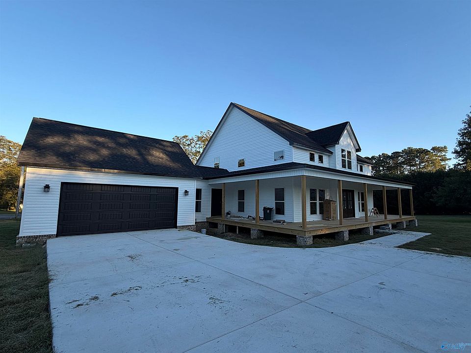 2nd image of 18 Country Club Rd