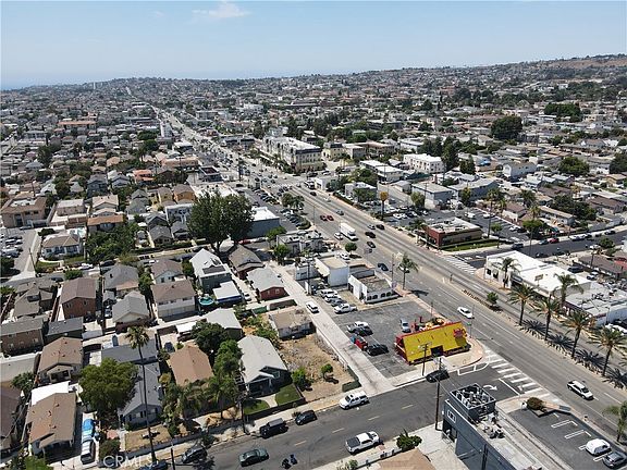 3rd image of 675 W Sepulveda St #1