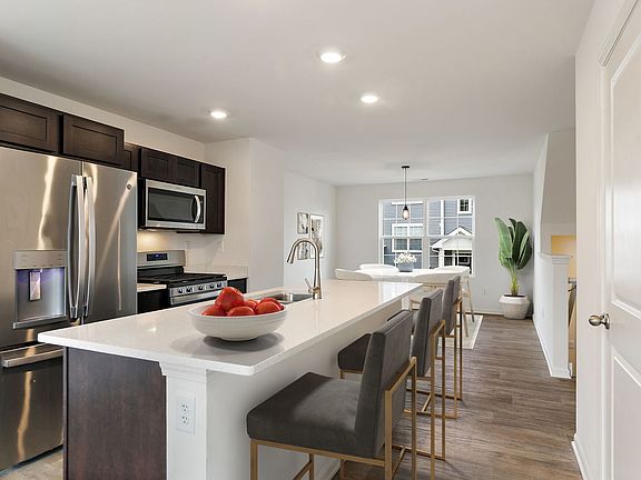 3rd image of 2221 Sassafras Way Unit # C