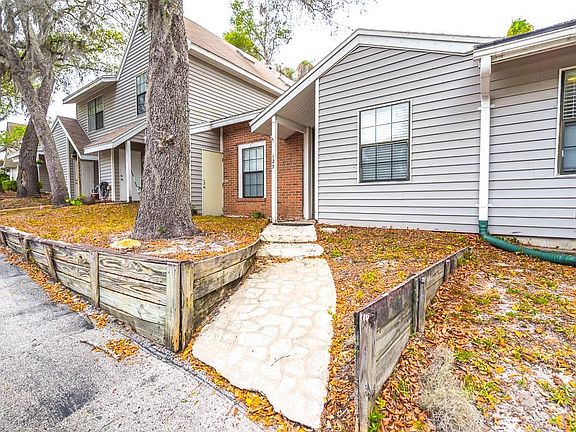 2nd image of 127 Hidden Arbor Ct