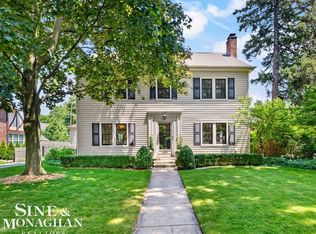488 University Pl, Grosse Pointe, MI 48230