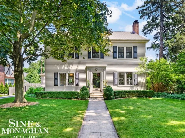 488 University Pl, Grosse Pointe, MI 48230
