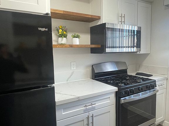 5th image of 4115 Somerset Dr #15-D