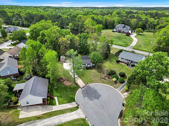 5th image of 1828 Bloomsbury Dr