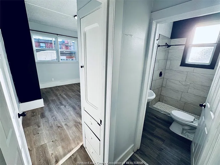 531 Langlois Ave — Photo 14