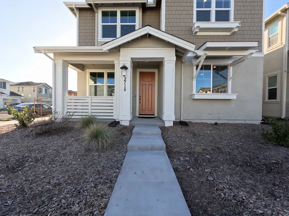 2716 Amora Cir, Santa Rosa, CA 95407
