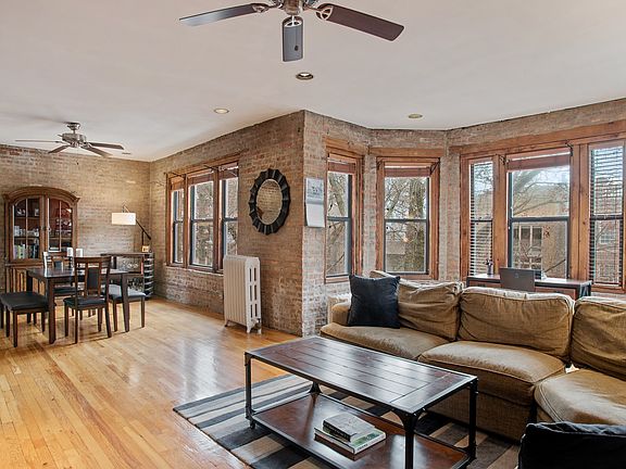 3rd image of 1236 W Carmen Ave APT 3S