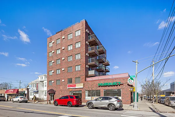 Sold by Thomas Lipovetsky, LREB | media 19