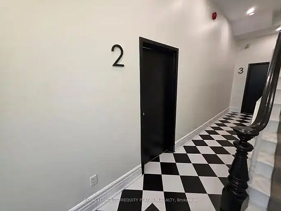 4th image of 11 Beaconsfield Ave #2