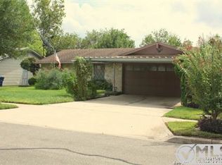 9602 Bear Creek Dr, San Antonio, TX 78245