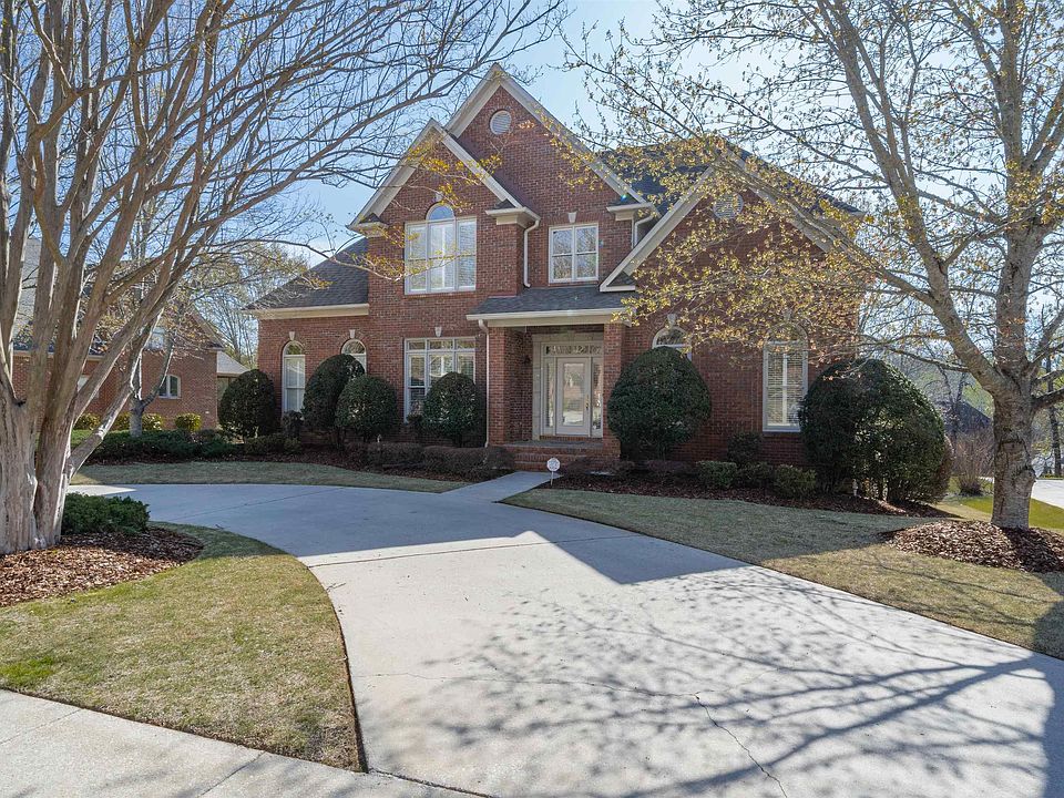 1st image of 737 Lake Crest Dr