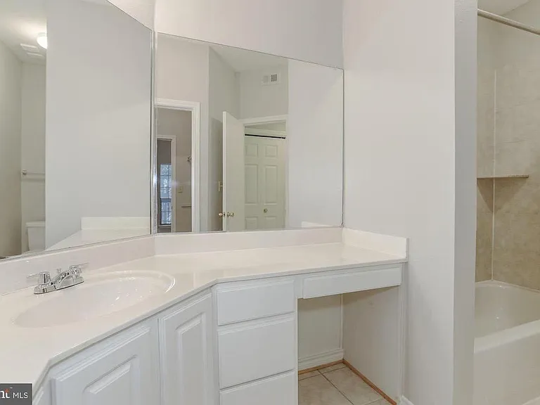 3918 Penderview Dr — Photo 15