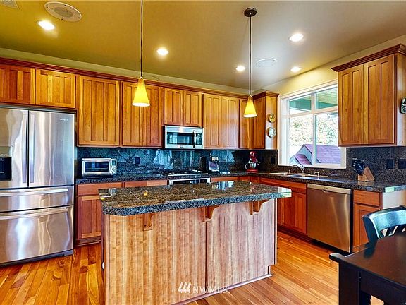 4th image of 28501 69th Dr NW