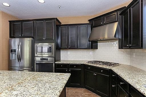 3rd image of 13713 Sherman Blvd