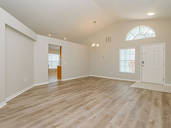4th image of 12510 Lake Vista Dr