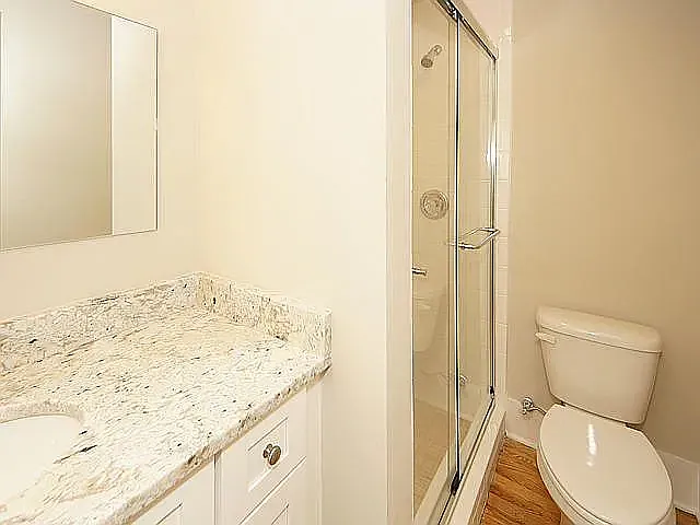 447 N Nassau St — Photo 16