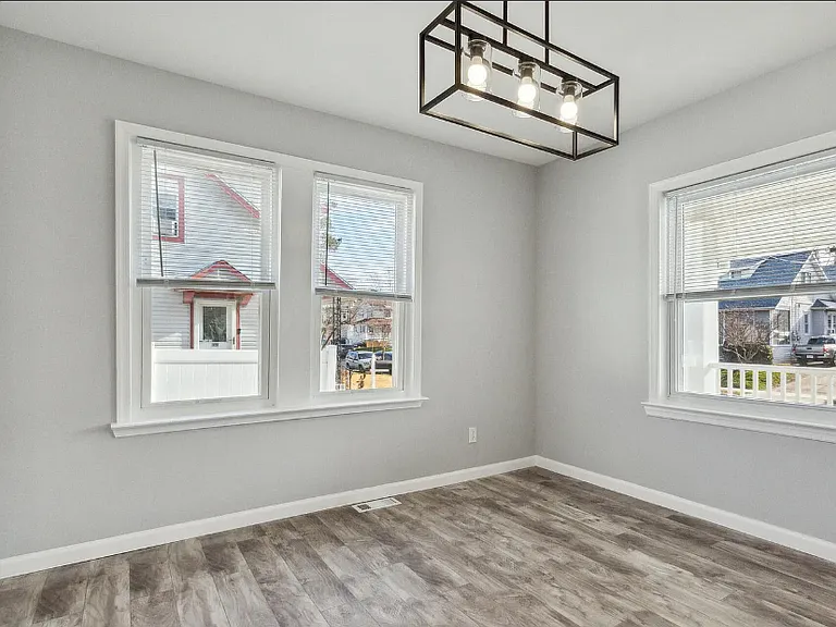 1307 Grant Ave — Photo 6