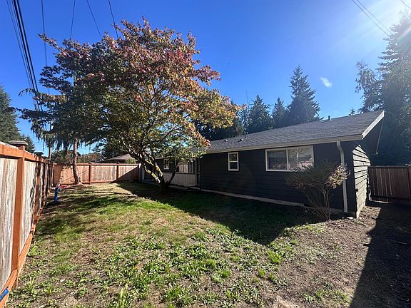 5th image of 2422 73rd St SE